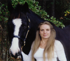Kitti Hamilton and her FEI horse 2-2-Tango
